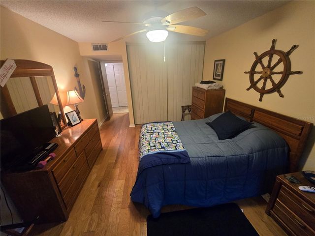 6400 46TH AVENUE N 301, Kenneth City, FL 33709