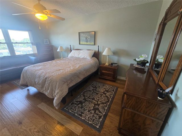 6400 46TH AVENUE N 301, Kenneth City, FL 33709