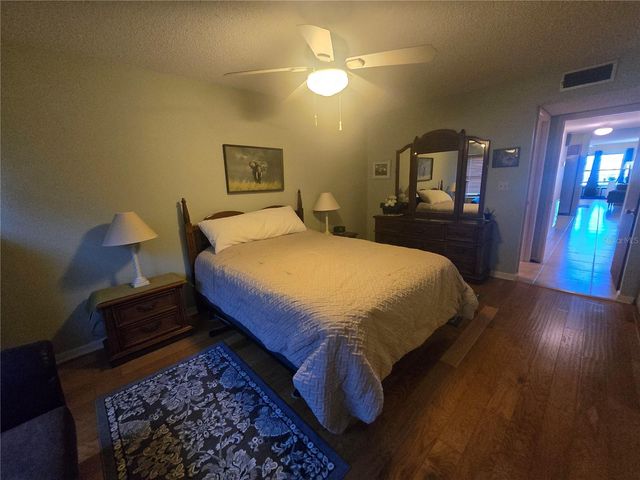 6400 46TH AVENUE N 301, Kenneth City, FL 33709