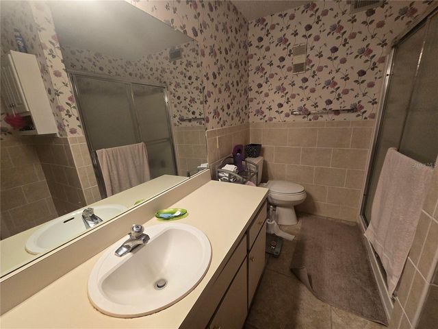 6400 46TH AVENUE N 301, Kenneth City, FL 33709