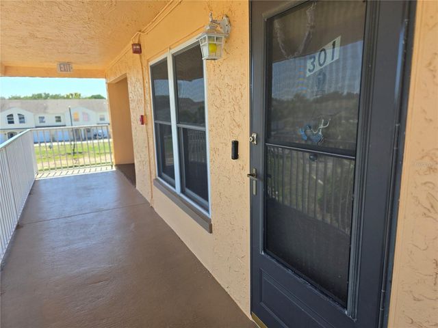 6400 46TH AVENUE N 301, Kenneth City, FL 33709
