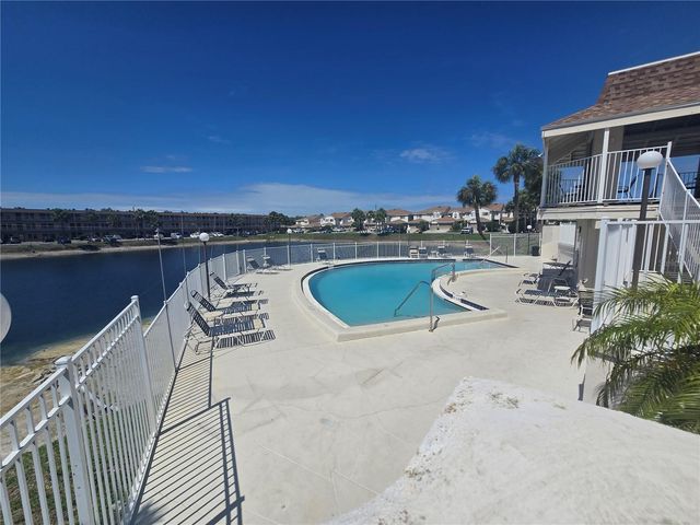 6400 46TH AVENUE N 301, Kenneth City, FL 33709