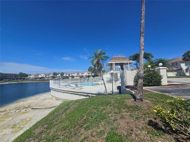 6400 46TH AVENUE N 301, Kenneth City, FL 33709