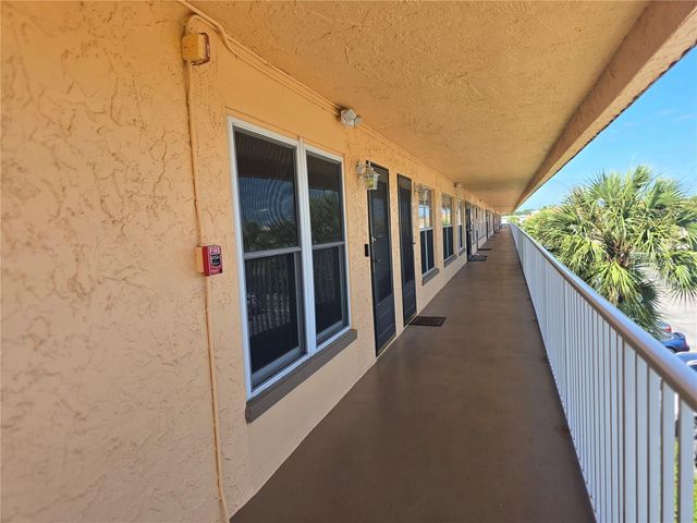 6400 46TH AVENUE N 301, Kenneth City, FL 33709