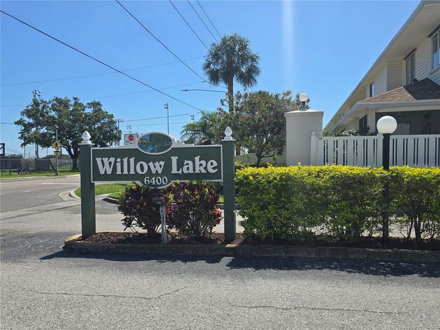 6400 46TH AVENUE N 301, Kenneth City, FL 33709