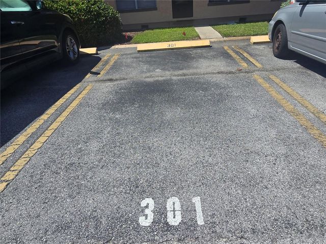 6400 46TH AVENUE N 301, Kenneth City, FL 33709
