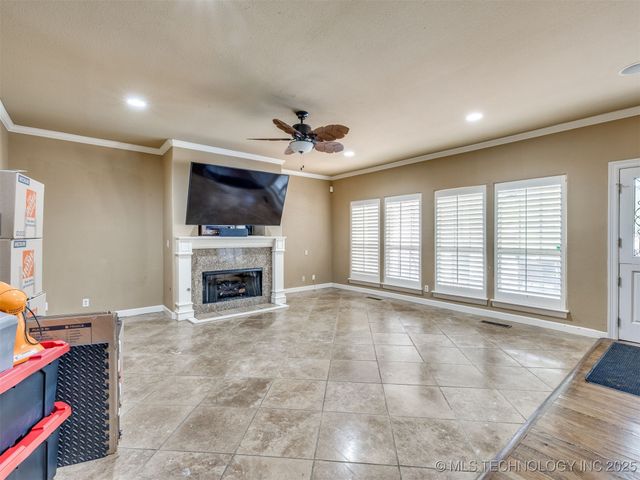 8711 E 101st East Place, Bixby, OK 74133