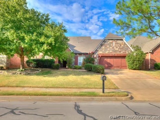 8711 E 101st East Place, Bixby, OK 74133