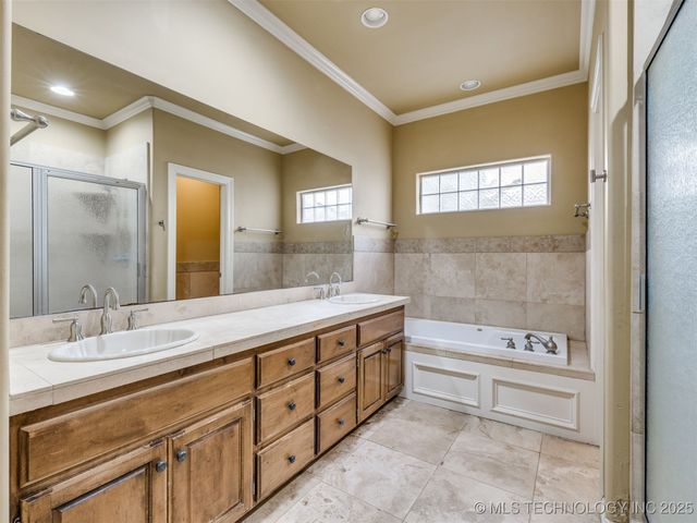 8711 E 101st East Place, Bixby, OK 74133