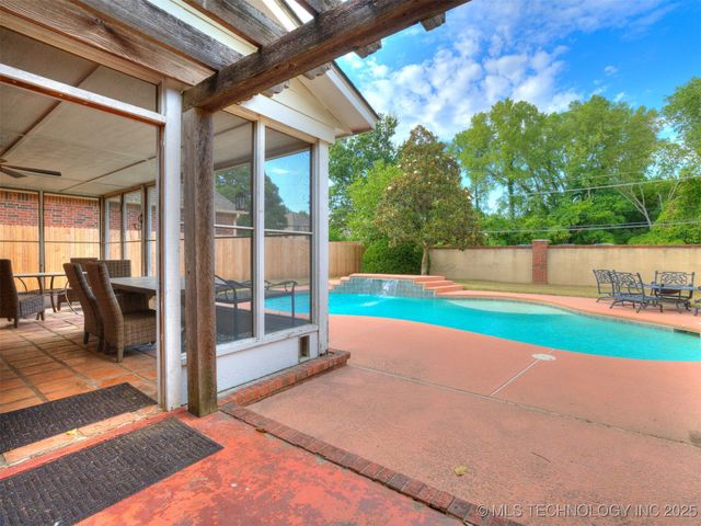 8711 E 101st East Place, Bixby, OK 74133