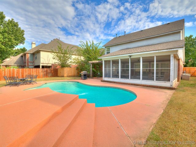 8711 E 101st East Place, Bixby, OK 74133