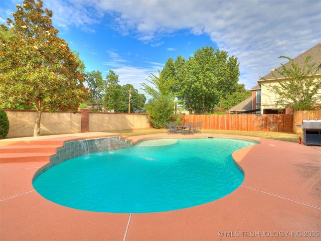 8711 E 101st East Place, Bixby, OK 74133