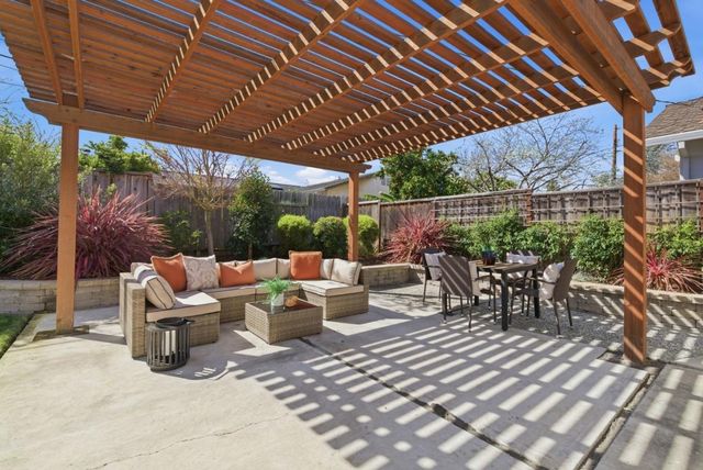 7490 Dumas Drive, Cupertino, CA 95014