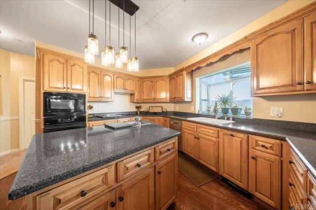23786 Moonglow Court, Ramona, CA 92065