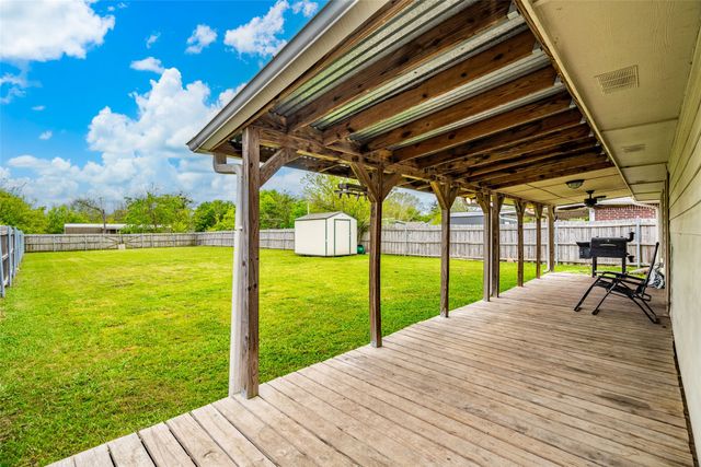 112 W Cedar Street, Lone Oak, TX 75453