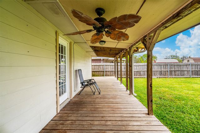 112 W Cedar Street, Lone Oak, TX 75453