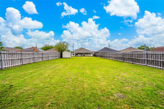 112 W Cedar Street, Lone Oak, TX 75453