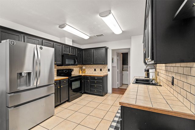 112 W Cedar Street, Lone Oak, TX 75453