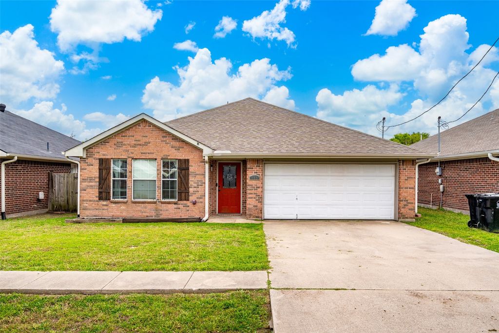 112 W Cedar Street, Lone Oak, TX 75453