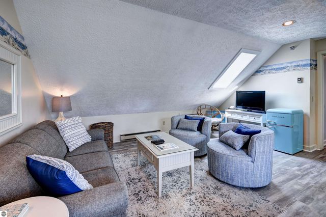 2305 US-31 N # 400, Traverse City, MI 49686