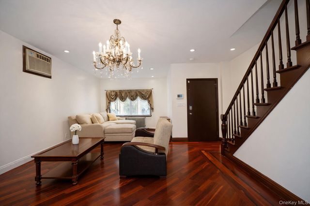 34 Simonson Place, Staten Island, NY 10302