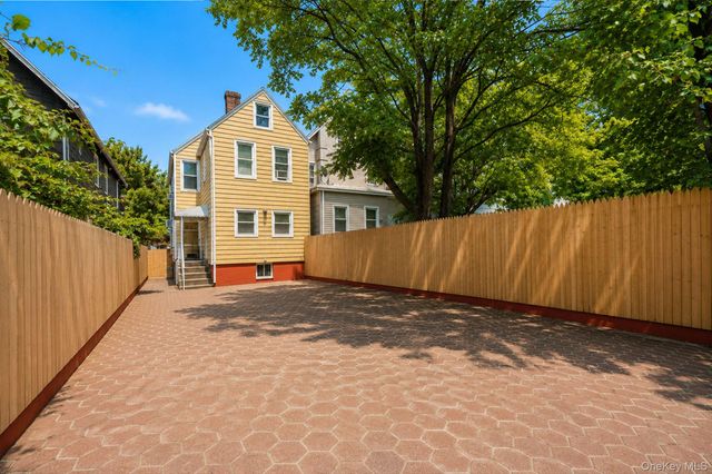 34 Simonson Place, Staten Island, NY 10302