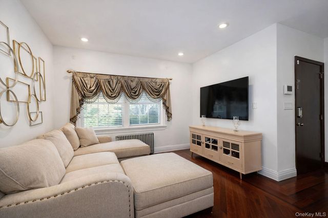 34 Simonson Place, Staten Island, NY 10302