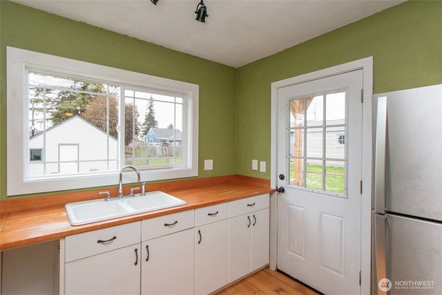 1117 E 4th Street, Port Angeles, WA 98362