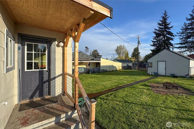 1117 E 4th Street, Port Angeles, WA 98362