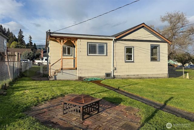 1117 E 4th Street, Port Angeles, WA 98362