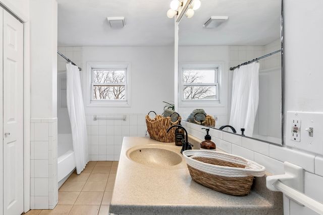 66 Plummer Ave 3, Winthrop, MA 02152