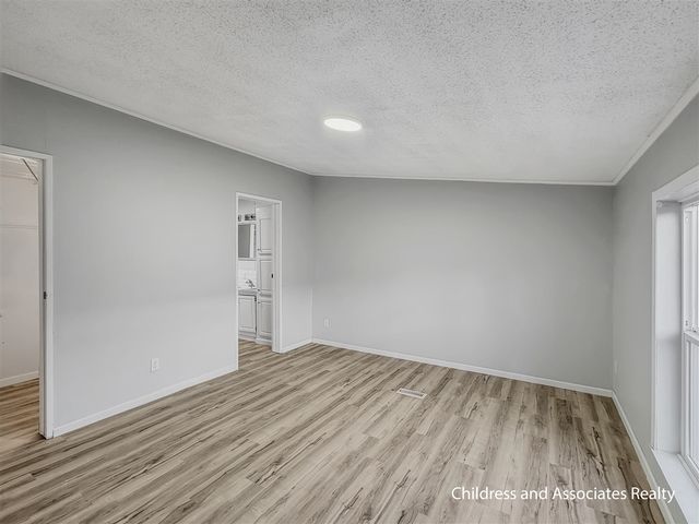 1491 Red Oak Lane, Belmont, MI 49306