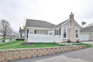 4674 Cobblestone, Tipp City, OH 45371