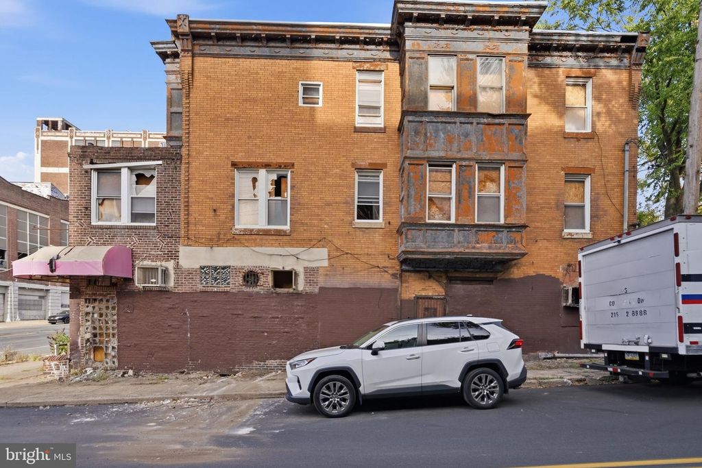 2420-22 W HUNTING PARK AVE, PHILADELPHIA, PA 19129 — photo 3