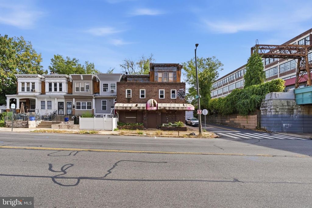 2420-22 W HUNTING PARK AVE, PHILADELPHIA, PA 19129 — photo 4