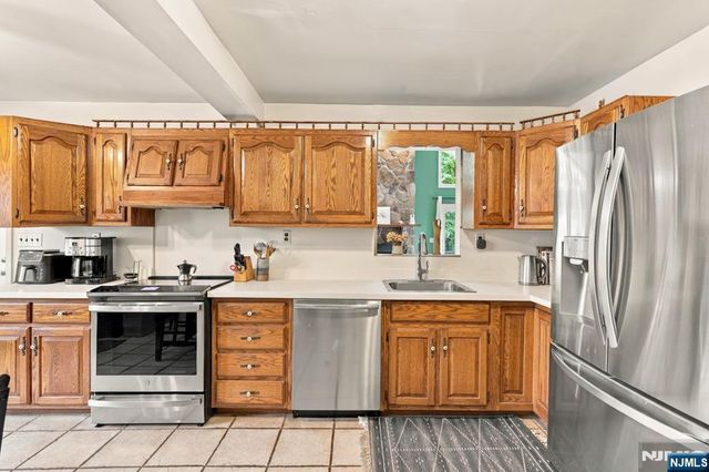 32 Stanley Avenue, Nutley, NJ 07110