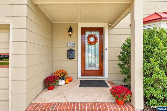 32 Stanley Avenue, Nutley, NJ 07110