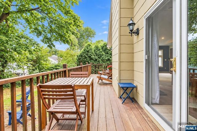 32 Stanley Avenue, Nutley, NJ 07110