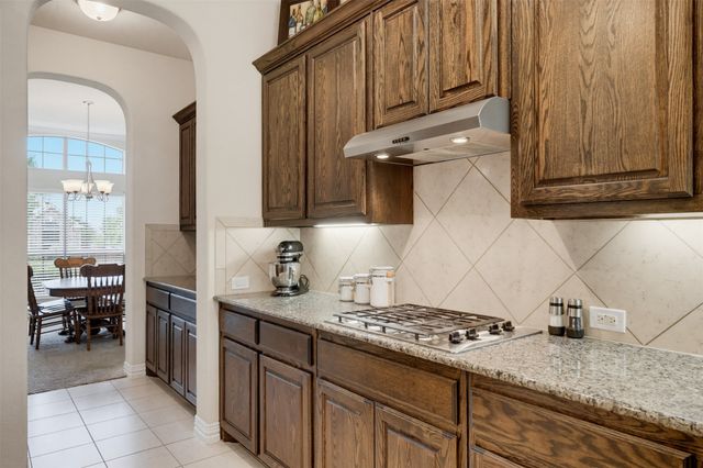 626 Allister Court, Roanoke, TX 76262
