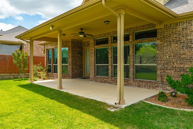 626 Allister Court, Roanoke, TX 76262