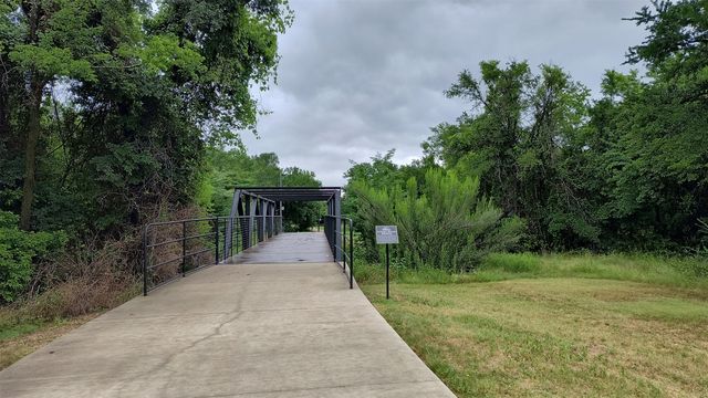 626 Allister Court, Roanoke, TX 76262