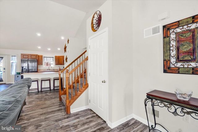 2202 WEEPING WILLOW LN, Mount Joy, PA 17552