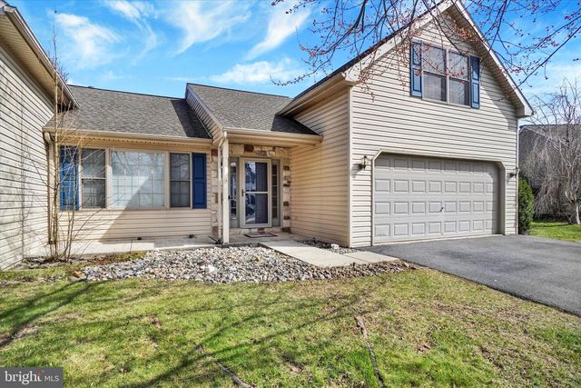 2202 WEEPING WILLOW LN, Mount Joy, PA 17552