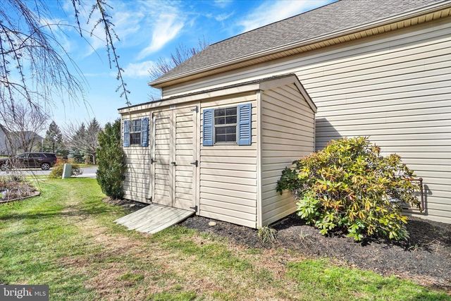 2202 WEEPING WILLOW LN, Mount Joy, PA 17552