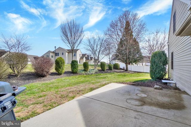 2202 WEEPING WILLOW LN, Mount Joy, PA 17552