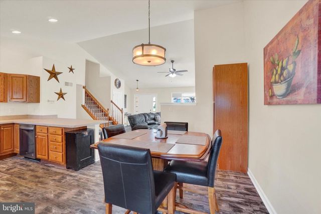 2202 WEEPING WILLOW LN, Mount Joy, PA 17552