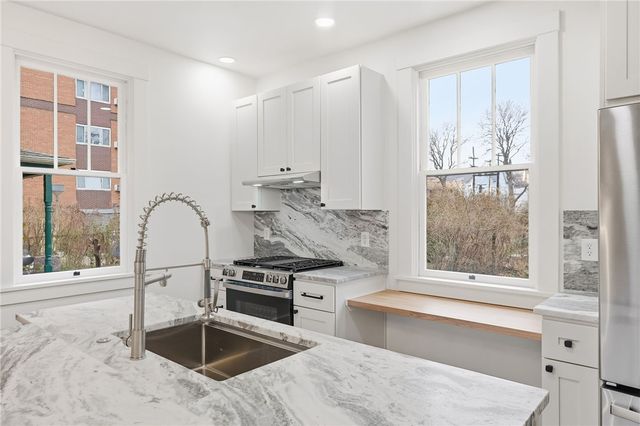 511 E 2nd Ave, Tarentum, PA 15084