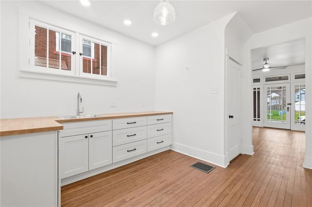 511 E 2nd Ave, Tarentum, PA 15084