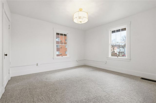 511 E 2nd Ave, Tarentum, PA 15084