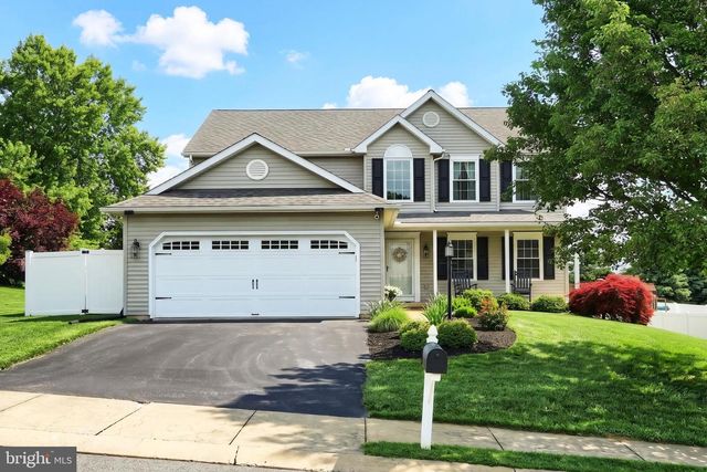 604 BARTLETT DR, Dallastown, PA 17313
